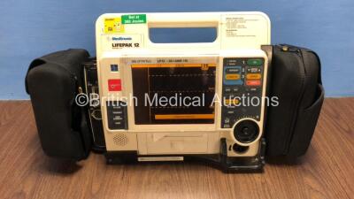 Medtronic Lifepak 12 Biphasic Defibrillator / Monitor with Screen Protector, 1 x Battery and CO2 Option *Mfd 2009* (Powers Up) *37797922*