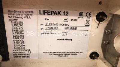 Medtronic Lifepak 12 Biphasic Defibrillator / Monitor with Screen Protector, 1 x Battery and CO2 Option *Mfd 2009* (Powers Up) *37632502* - 4