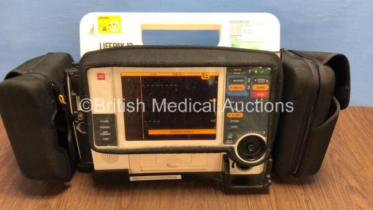 Medtronic Lifepak 12 Biphasic Defibrillator / Monitor with Screen Protector *Mfd 2009* (Powers Up with Stock Battery - Not Included) *37808475*