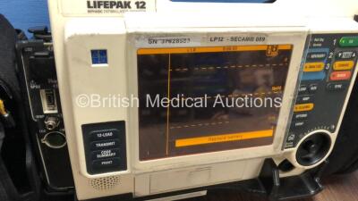 Medtronic Lifepak 12 Biphasic Defibrillator / Monitor with Screen Protector and 1 x Battery*Mfd 2009* (Powers Up) *37628583* - 2