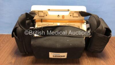 Medtronic Lifepak 12 Biphasic Defibrillator / Monitor with Screen Protector and 1 x Battery*Mfd 2009* (Powers Up) *37628583* - 3