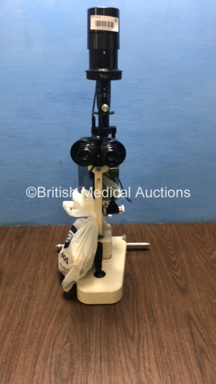 TopCon SL-3C Slit Lamp with 2 x Eyepieces (Unable to Power Test Due to No Power Supply) *S/N 639154*