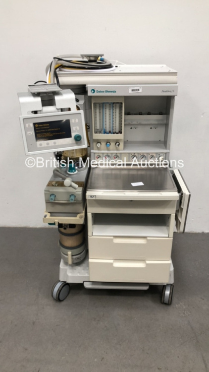 Datex-Ohmeda Aestiva/5 Anaesthesia Machine with Datex-Ohmeda Aestiva/5 SmartVent Software Version 4.5, Bellows, Absorber and Hoses (Powers Up)