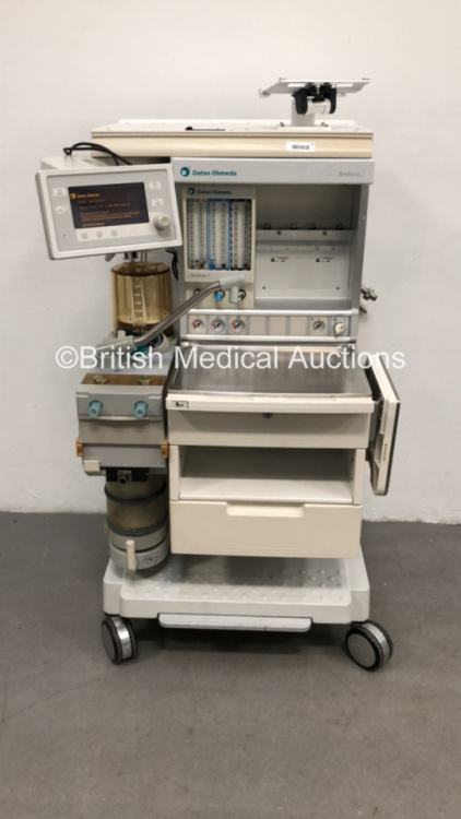 Datex-Ohmeda Aestiva/5 Anaesthesia Machine with Datex-Ohmeda Aestiva/5 SmartVent Software Version 3.5, Bellows, Absorber and Hoses (Powers Up)