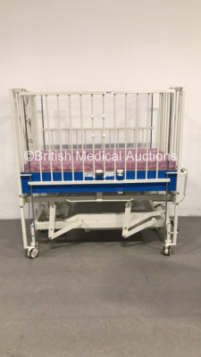 Huntleigh Nesbit Evans Electric Cot with Mattress and Controller (Powers Up)