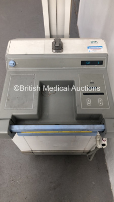 GE AMX 4 Plus Mobile X-Ray Model 46-270954G2 with Control Hand Trigger and Key (Powers Up) * Mfd Sept 2003 * - 5