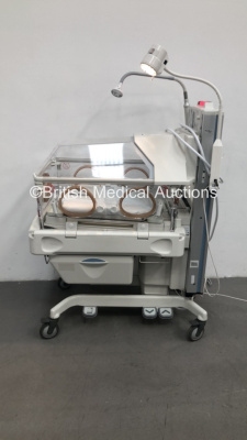 GE Giraffe OmniBed Infant Incubator with Mattress and Spot PT Lite (Powers Up) * SN HDGP50928 *