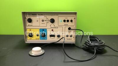 Eschmann TD 311 Electrosurgical Unit with 1 x Footswitch (Powers Up)