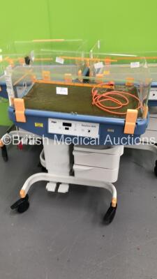 3 x Drager Babytherm 8000 Infant Incubators (All Power Up,1 x Broken Plastic Surround) * SN ARSE-0002 / ARRB-0015 / ARSM-0010 * - 2