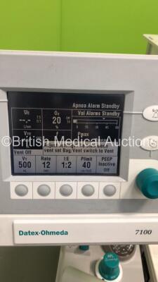 Datex-Ohmeda Aestiva/5 Anaesthesia Machine with Datex-Ohmeda 7100 Ventilator Software Version 1.3 with Absorber,Oxygen Mixer,Bellows and Hoses (Powers Up) - 3