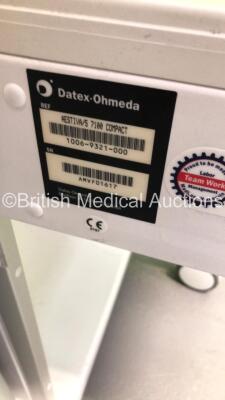 Datex-Ohmeda Aestiva/5 Anaesthesia Machine with Datex-Ohmeda 7100 Ventilator Software Version 1.3 with Absorber,Oxygen Mixer,Bellows and Hoses (Powers Up) - 6