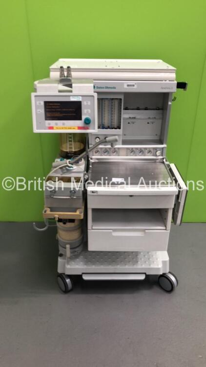 Datex-Ohmeda Aestiva/5 Anaesthesia Machine with Datex-Ohmeda Aestiva 7900 SmartVent Software Version 4.8 PSVPro,Absorber,Bellows,Hoses and Oxygen Mixer (Powers Up)
