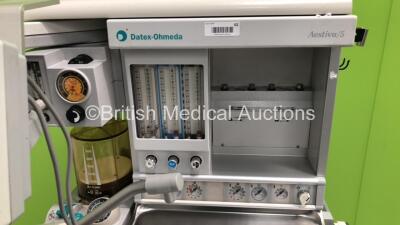 Datex-Ohmeda Aestiva/5 Anaesthesia Machine with Datex-Ohmeda Aestiva 7900 SmartVent Software Version 4.8 PSVPro,Absorber,Bellows,Hoses and Oxygen Mixer (Powers Up) - 3