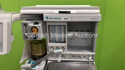 Datex-Ohmeda Aestiva/5 Anaesthesia Machine with Datex-Ohmeda Aestiva 7900 SmartVent Software Version 4.8 PSVPro,Absorber,Bellows,Hoses and Oxygen Mixer (Powers Up) - 3