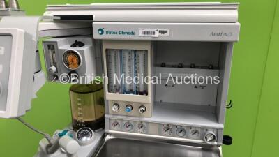 Datex-Ohmeda Aestiva/5 Anaesthesia Machine with Datex-Ohmeda Aestiva 7900 SmartVent Software Version 4.8 PSVPro,Absorber,Bellows,Hoses and Oxygen Mixer (Powers Up) - 3
