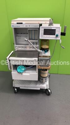 Datex-Ohmeda Aestiva/5 Anaesthesia Machine with Datex-Ohmeda Aestiva 7900 SmartVent Software Version 4.8 PSVPro,Absorber,Bellows,Hoses and Oxygen Mixer (Powers Up)