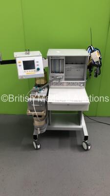 Datex-Ohmeda Aestiva/5 Anaesthesia Machine with Datex-Ohmeda 7100 Ventilator Software Version 1.3, Bellows, Absorber and Hoses (Powers Up)