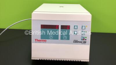 Job ThermoFisher Scientific Heraeus Labofuge 200 Benchtop Centrifuge *Mfd 2013* (Powers Up)