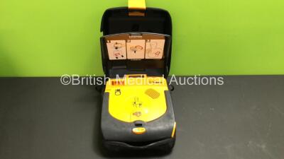 Medtronic Lifepak CR Plus Defibrillator with 1 x Battery(Powers Up)