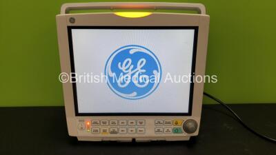 GE B40 Patient Monitor Including ECG, NIBP, SpO2, T1 and T2 Options *Mfd 02-2014* (Powers Up) * SJF14080889WA*