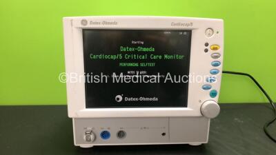 Datex Ohmeda Cardiocap 5 Critical Care Monitor Including ECG, SpO2 and T1 Options *Mfd 09-2005* (Powers Up) * 6049603*