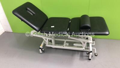 Huntleigh 3 Way Hydraulic Patient Examination Couch (Hydraulics Tested Working) - 2