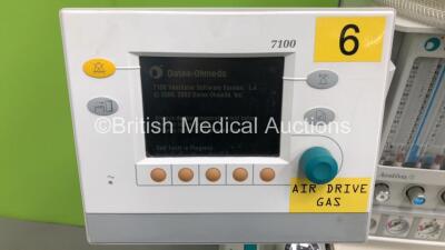 Datex-Ohmeda Aestiva/5 Anaesthesia Machine with Datex-Ohmeda 7100 Ventilator Software Version 1.4 with Bellows, Absorber and Hoses (Powers Up) - 2