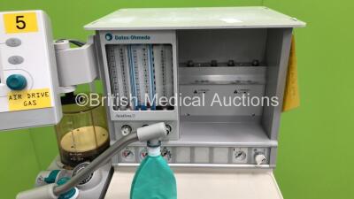 Datex-Ohmeda Aestiva/5 Anaesthesia Machine with Datex-Ohmeda 7100 Ventilator Software Version 1.4 with Bellows, Absorber and Hoses (Powers Up) - 3