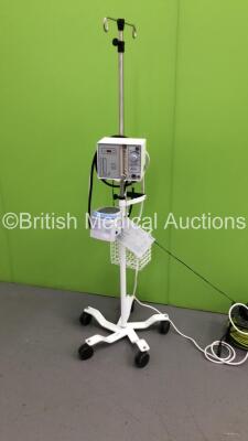 Viasys Infant Flow System with Fisher and Paykel MR850AEK Humidifier on Stand with Hoses (Powers Up)