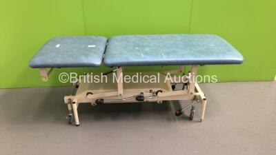 Huntleigh Nesbit Evans Hydraulic Patient Examination Couch (Hydraulics Tested Working-2 x Rips to Cushion-See Photos)