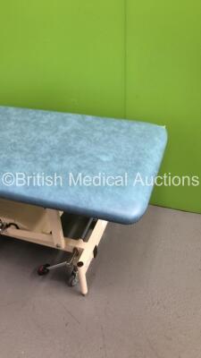 Huntleigh Nesbit Evans Hydraulic Patient Examination Couch (Hydraulics Tested Working-2 x Rips to Cushion-See Photos) - 3