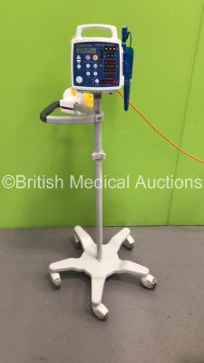 CSI Criticare Comfort Cuff 206TN3 Series Vital Signs Monitor on Stand (Powers Up) *S/N 112724564*