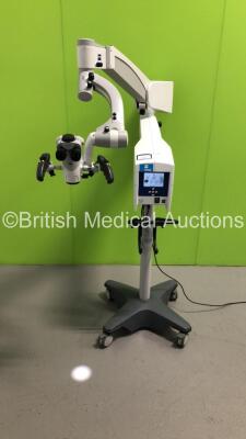 Zeiss OPMI Sensera Surgical Microscope Version 1.1 with 2 x 12,5x Eyepieces and 1 x f 170 Binoculars on Zeiss S7 Stand (Powers Up with Good Bulb) * Asset No FS 0118419 *
