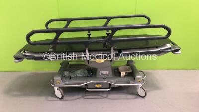 Anetic Aid QA3 Hydraulic Patient Trolley (Hydraulics Tested Working)