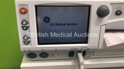 GE 250cx Series Fetal Monitor with 2 x US Transducers and SPO2 Finger Sensor (Powers Up) - 2
