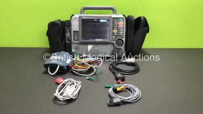 Medtronic Physio-Control Lifepak 15 Version 2 12-Lead Monitor / Defibrillator *Mfd - 2012* Ref - 99577-000656 P/N - V15-2-001003 Software Version - 3306808-005 with Pacer, CO2, SPO2, NIBP, ECG, Auxiliary Power and Printer Options, 4 and 6 Lead ECG Leads,