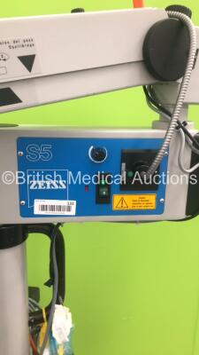 Zeiss OPMI MDO XY Surgical Microscope with 2 x 10x Eyepieces,1 x F170 Binoculars and f 200 Lens on Zeiss S5 Stand (Powers Up-Unable to Test Due to Damaged Light Source Cable) * Asset No FS 0112495 * - 8