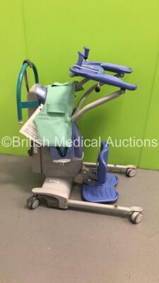 Arjo Encore Electric Patient Hoist with Controller (Powers Up and Tested Working) * SN KKA5020 *