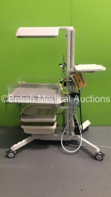 Fisher & Paykel CosyCot Resuscitaire/Infant Warmer with Mattress,Regulators and Hoses (Powers Up with Error L31)