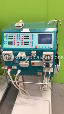 1 x Gambro AK 200 S Dialysis Machine Version 11.11 and 1 x Gambro AK 200 Ultra S Dialysis Machine Version 11.11 (Both Power Up) * SN 16378 / 16572 * - 2