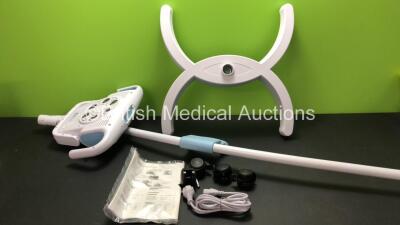 Welch Allyn GS 900 Procedure Light with Acrobat Swing Stand with Floating Arm (Powers Up In Excellent Condition)