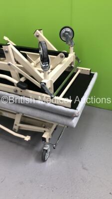 2 x Unknown Make Hydraulic Patient Examination Couches (Hydraulics Tested Working) - 2