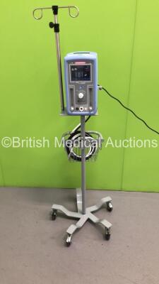 CareFusion Infant Flow SiPAP Part Number 675-CFG-004 on Stand with Hoses (Powers Up) * Mfd 2006 *