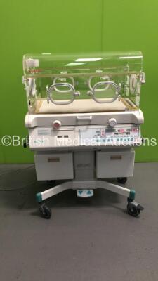 Atom V-2100g Baby Incubator with Mattress (Powers Up) *W*