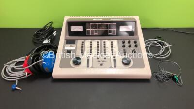 GSI 16 Audiometer with Audiocups and Accessories (Powers Up) *A3386*