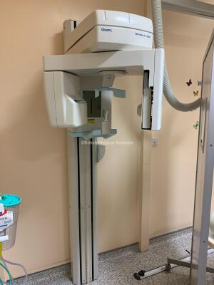 Gendex Orthoralix 9200 OPG Deinstalled from a Working Clinical Environment *20-1046*