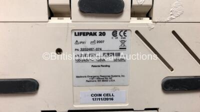 Medtronic Lifepak 20 Defibrillator / Monitor Including ECG and Printer Options with 1 x Paddle Lead, 1 x 3 Lead ECG Lead and 1 x Battery *Mfd 2005* (Powers Up) - 4