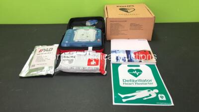 Philips Heartstart HS1 Defibrillator with 1 x Philips Ref M5070A Battery *Install Date 09-2026* with Philips M5071A Smart Pads Cartridge and Accessories in Carry Case (Powers Up in Excellent Condition)