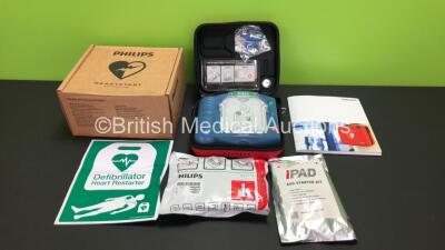 Philips Heartstart HS1 Defibrillator with 1 x Philips Ref M5070A Battery *Install Date 08-2026* with Philips M5071A Smart Pads Cartridge and Accessories in Carry Case (Powers Up and Boxed in Excellent Condition)