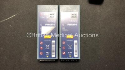 2 x Philips Heartstart FR2+ Defibrillators with 2 x Philips M3863A Batteries *Install Dates 09-2023, 09-2023* (Both Power Up) - 4